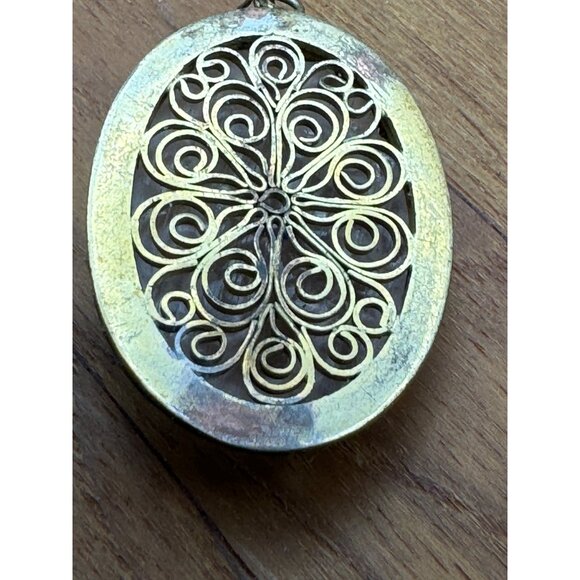 Vintage Pink Jadeite Ornate Brass Filigree Back - Picture 5 of 6